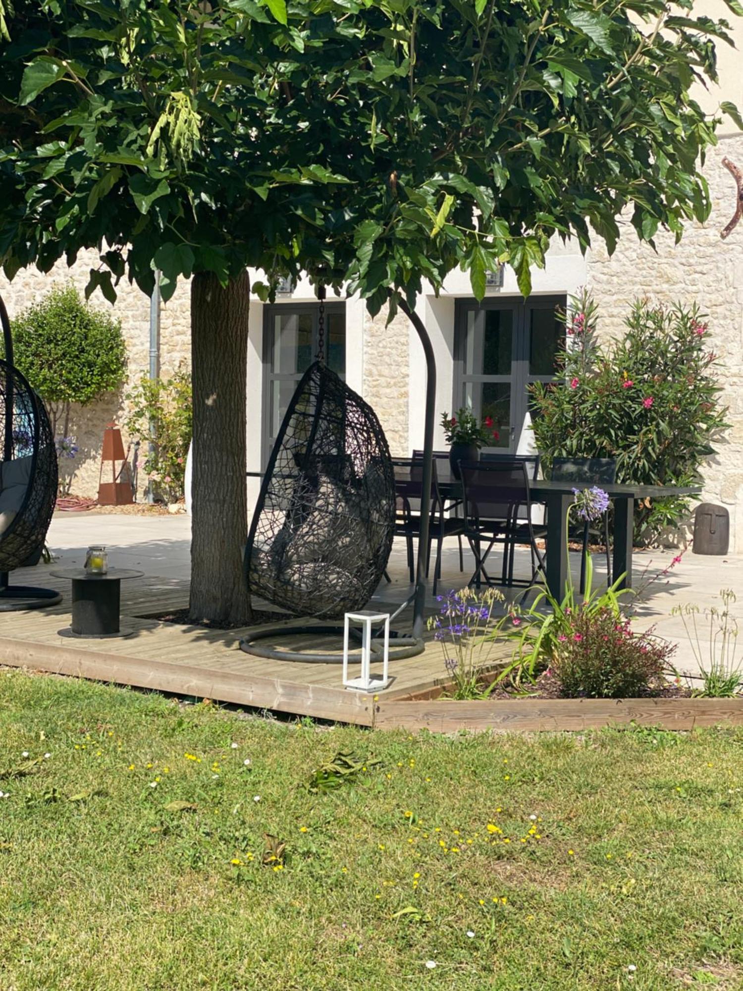 La Chaumeauniere Bed & Breakfast Aigrefeuille-d'Aunis Ngoại thất bức ảnh