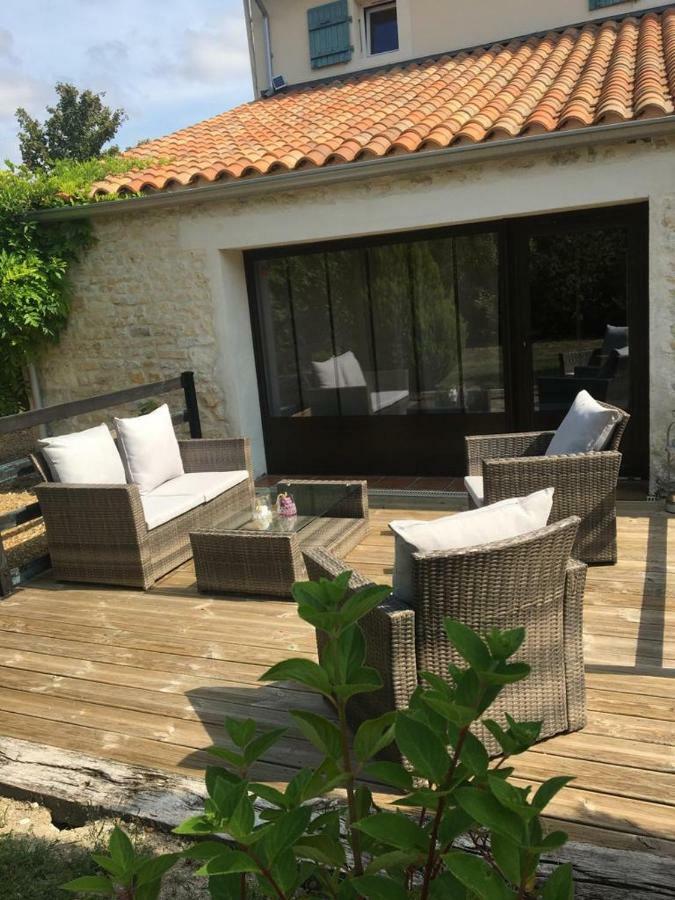 La Chaumeauniere Bed & Breakfast Aigrefeuille-d'Aunis Ngoại thất bức ảnh
